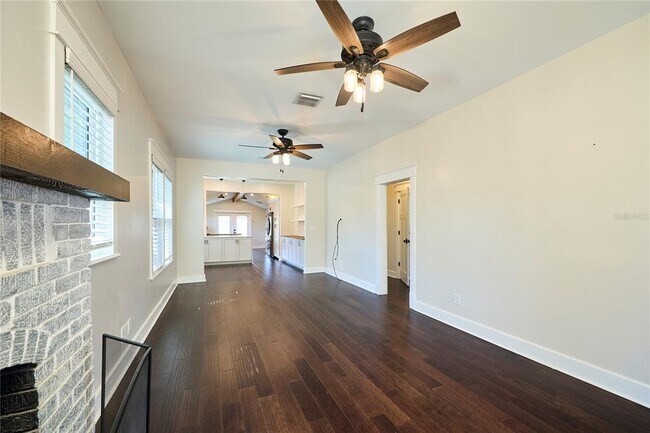 Foto del edificio - 6008 N Highland Ave