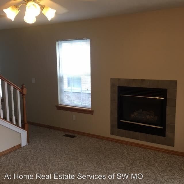 Building Photo - 3031 N Fremont Ave