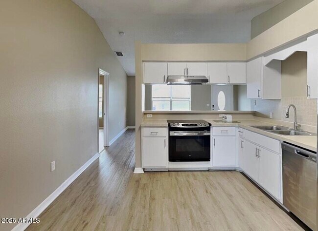 Foto del edificio - 8907 W Roma Ave