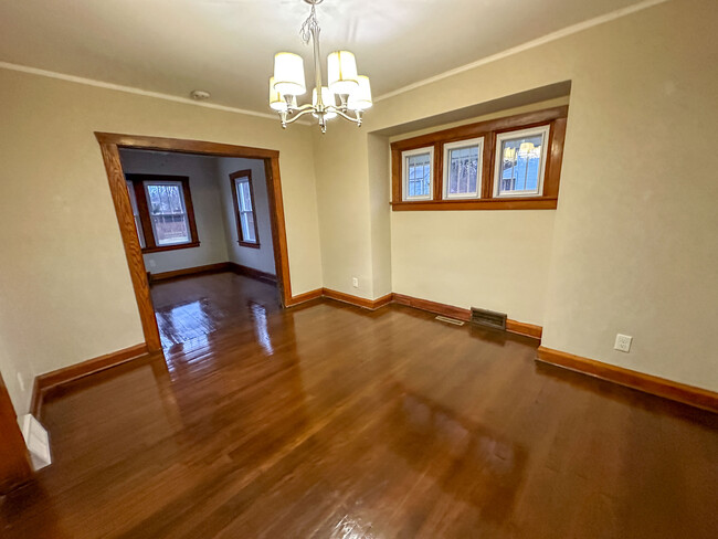 Building Photo - 650 Clearmount Dr