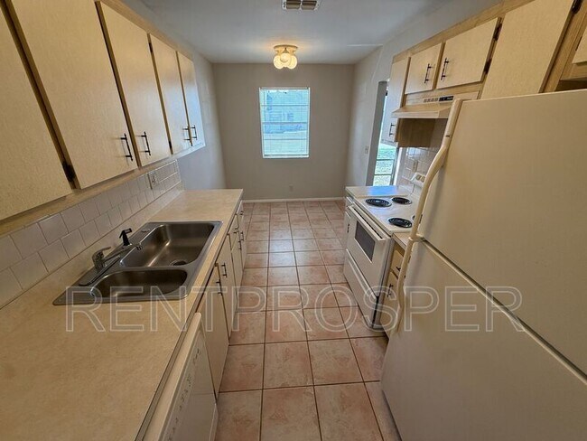 Building Photo - 4713 Meade Ln