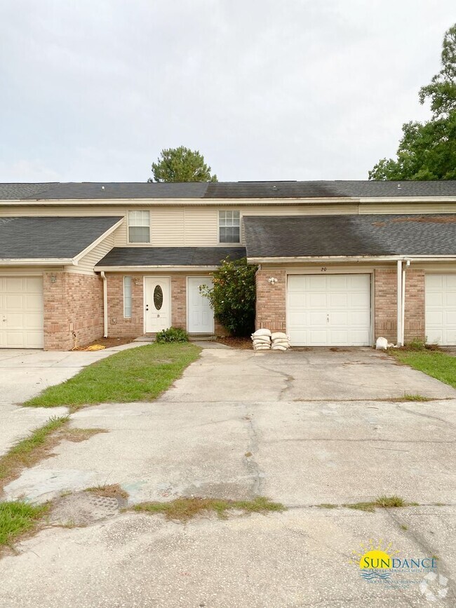Building Photo - 372 Schneider Dr