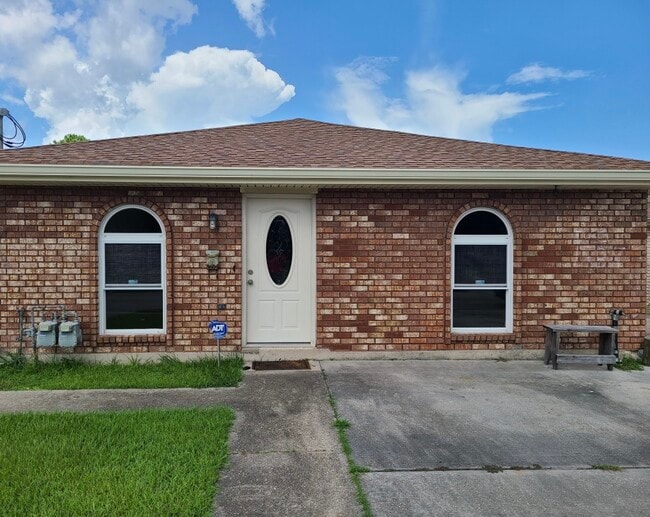 Building Photo - 3604 Pakenham Dr