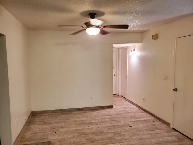 Foto del edificio - Rare 4 Bedroom Home in Bullhead City