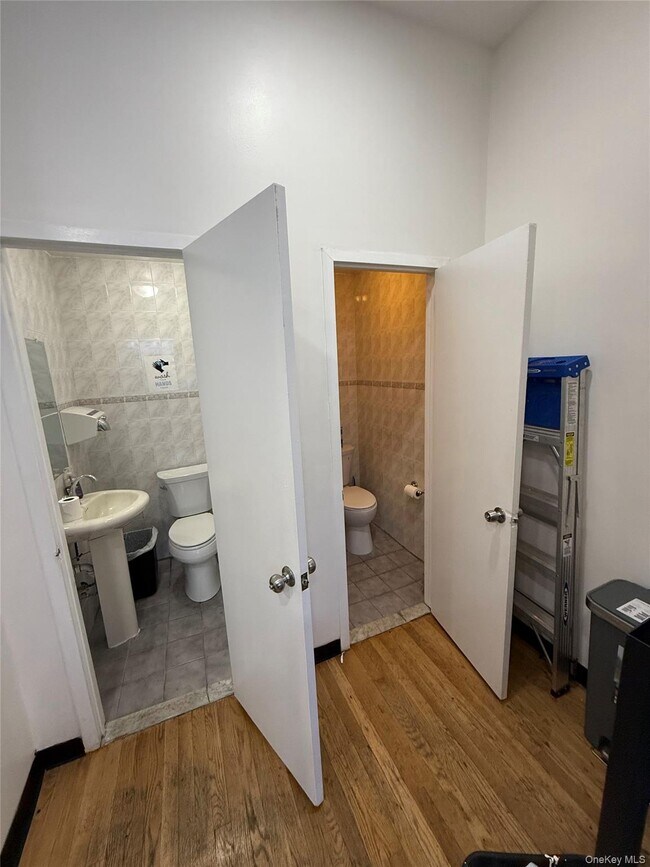 Building Photo - 139-27 Queens Blvd