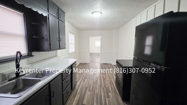 Foto del edificio - 1512 W College St