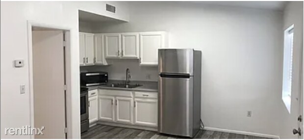 Foto del edificio - 1 br, 1 bath 4plex - 290 North Hamilton St...
