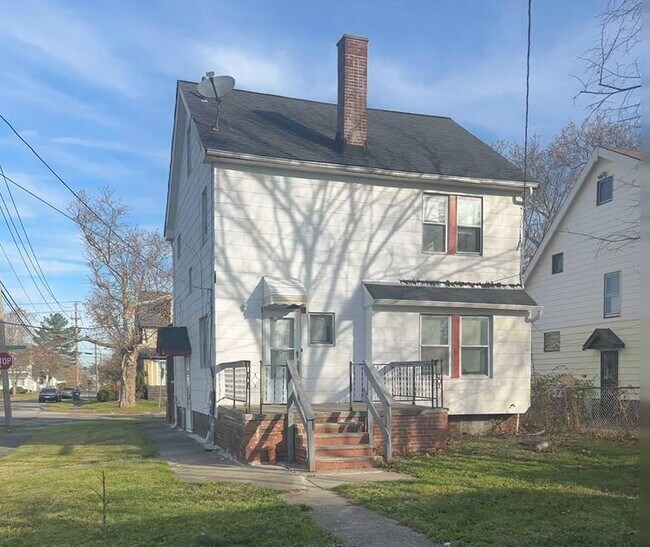 Foto del edificio - 13604 Maplerow Ave