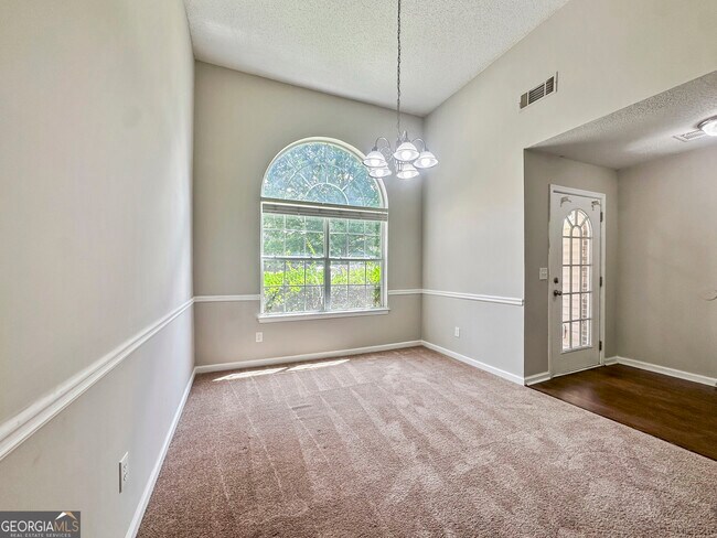 Foto del edificio - 1017 Maris Ln