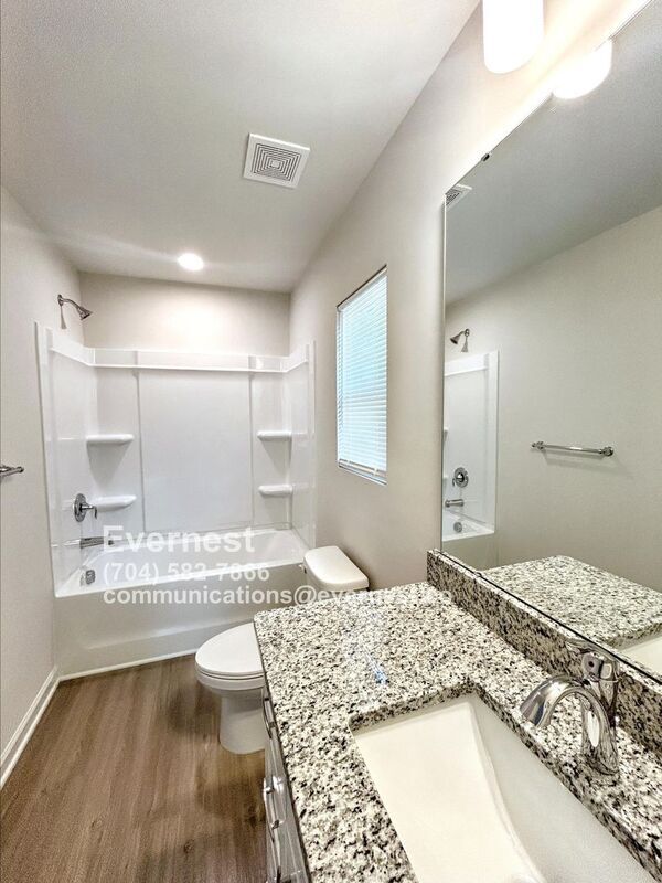 Foto del edificio - 356 Freedom St SW