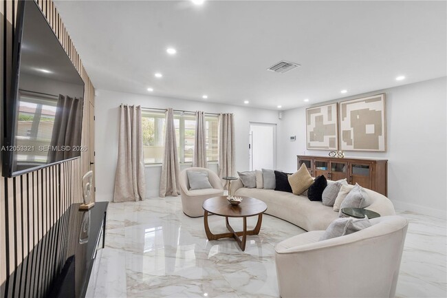 Foto del edificio - 3261 Seaward Dr