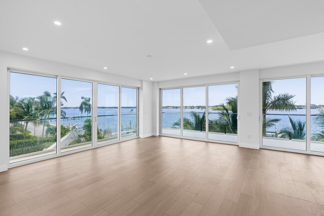 Building Photo - 3611 S Flagler Dr