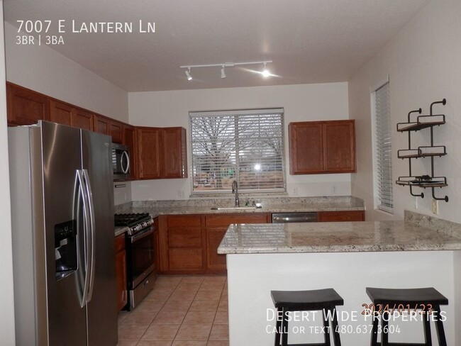 Building Photo - 7007 E Lantern Ln W