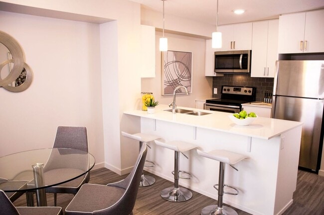 Building Photo - 772 Paisley Rd