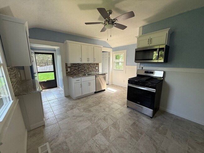 Foto del edificio - Hughestown Brand new remodel single  Famil...