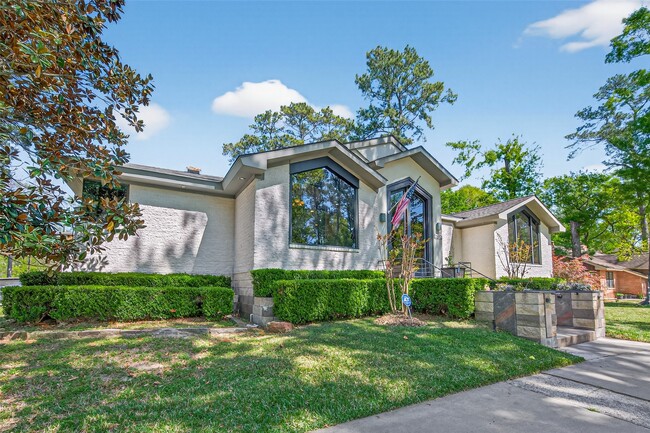 Building Photo - 16914 Creeksouth Rd