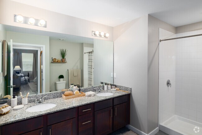 A2 1HAB, 1BA - 883 ft² - Baño - The Edge at Fort Myers