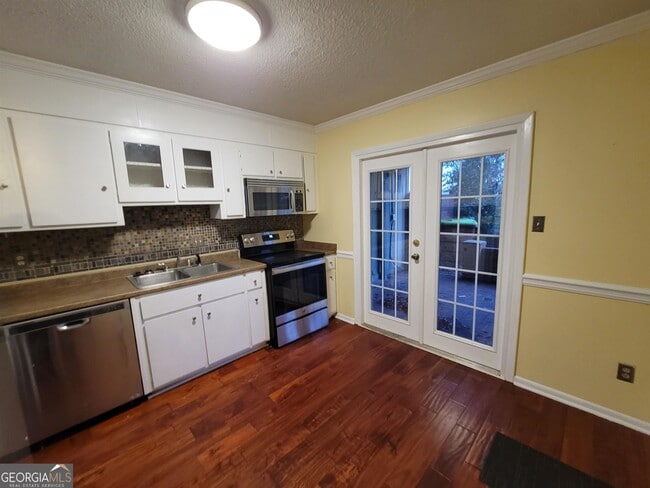 Building Photo - 111 Stoneridge Dr