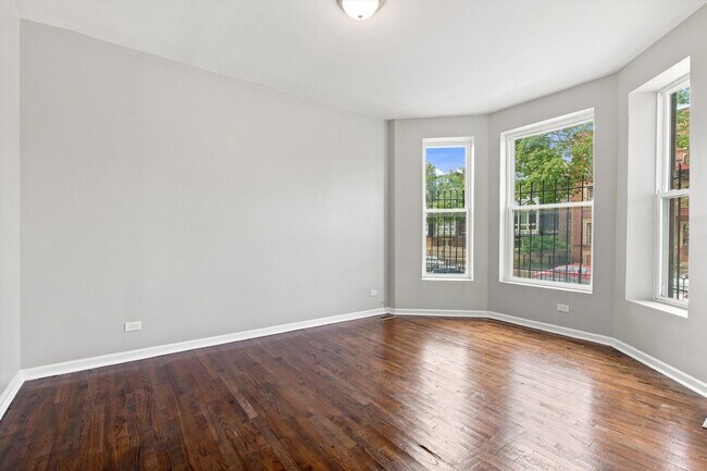 Foto del edificio - 6401 S Maryland Ave