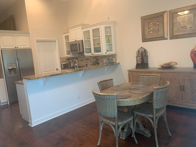 Foto del edificio - 221 Eagleton Lake Blvd