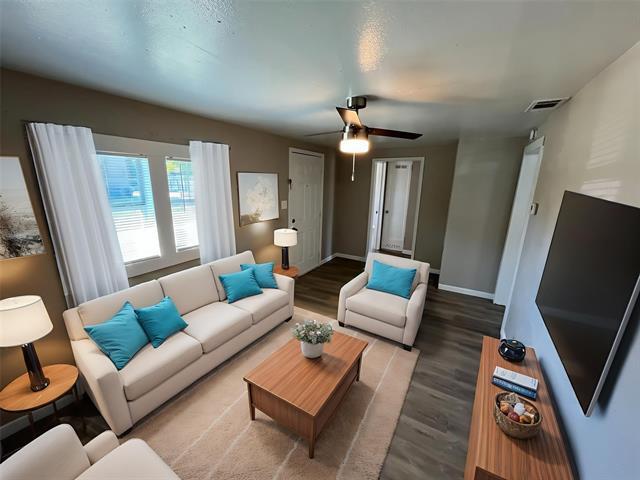 Foto del edificio - 2345 Little Pocket Rd