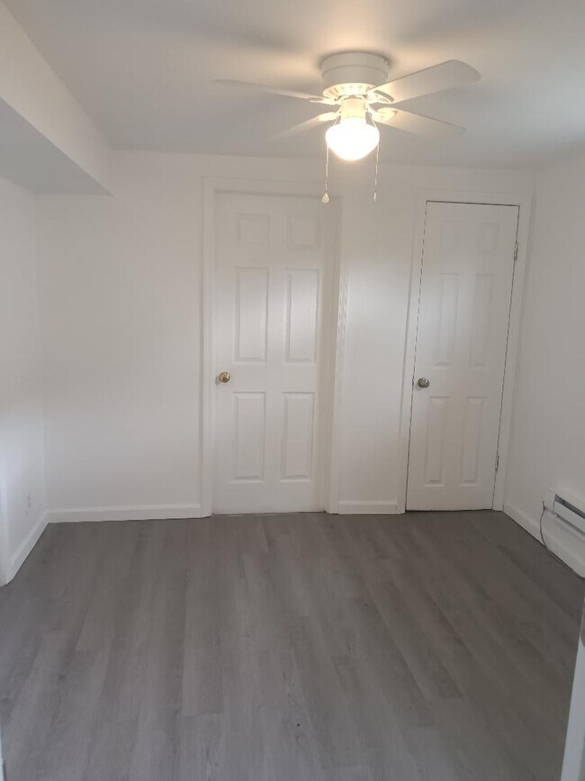 1st bedroom - 11308 E Aaron Ln