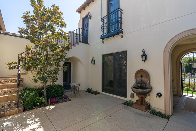 Building Photo - 835 Via Sedona