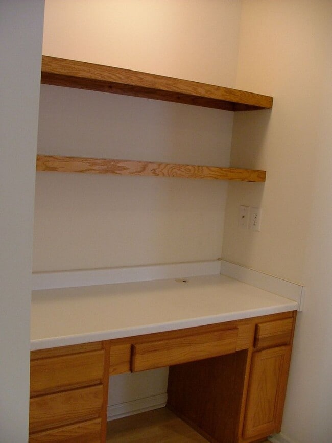 Foto del edificio - 140 Springwood Ln