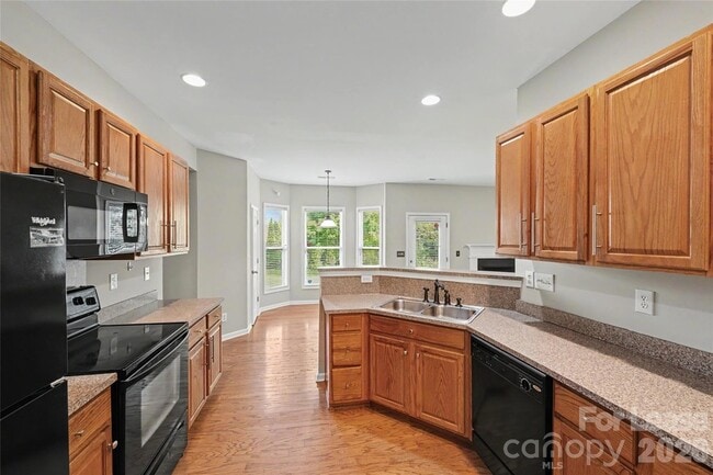 Building Photo - 3111 Gloxinia Rd