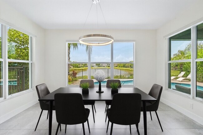 Comedor - 15377 Green River Ct