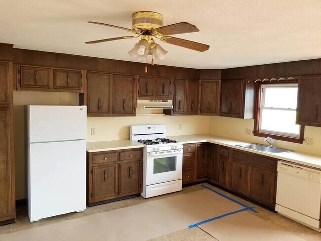 Foto del edificio - 14 Michael Road Unit Main