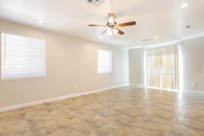 Foto del edificio - 725 Tall Arrow Ave
