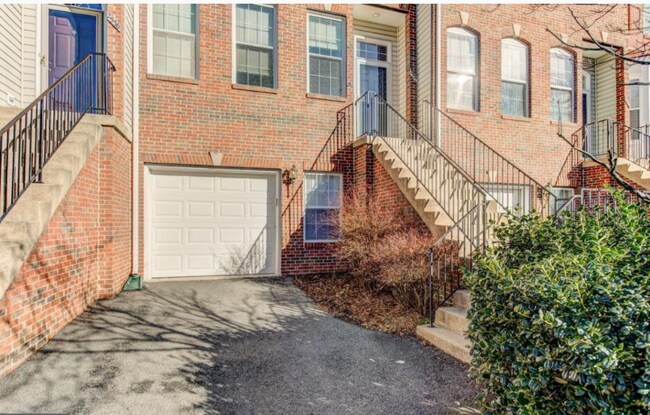 Building Photo - 2534 James Madison Cir