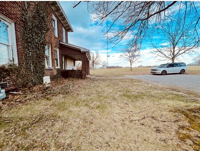 Foto del edificio - 1803 Harlansburg Rd