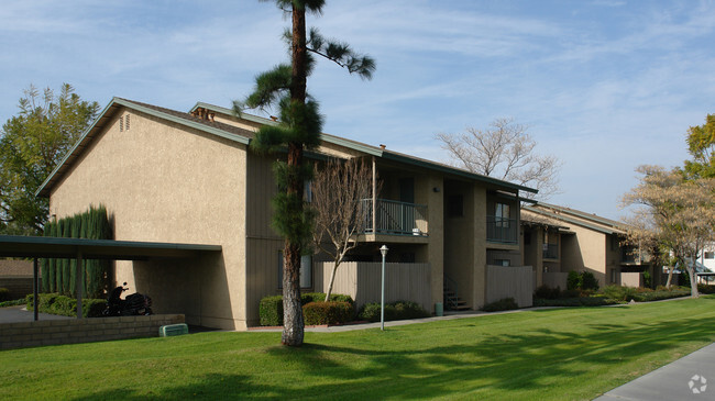 Foto del edificio - Cedar Crest Apartments