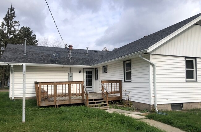 Building Photo - 210 2nd Ave E