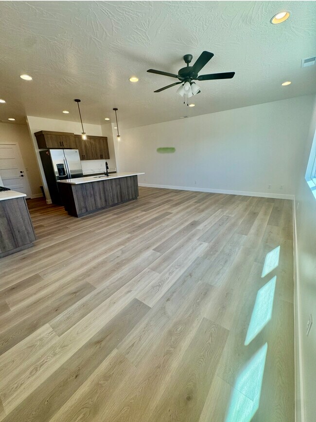Foto del edificio - 4208 S Crimson Cir