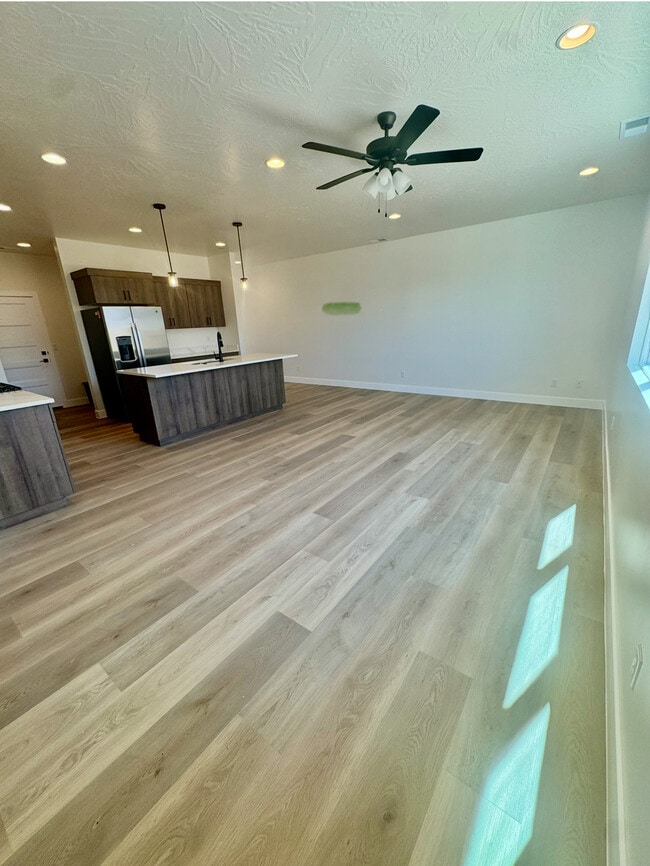 Building Photo - 4208 South Crimson Cliffs Wy