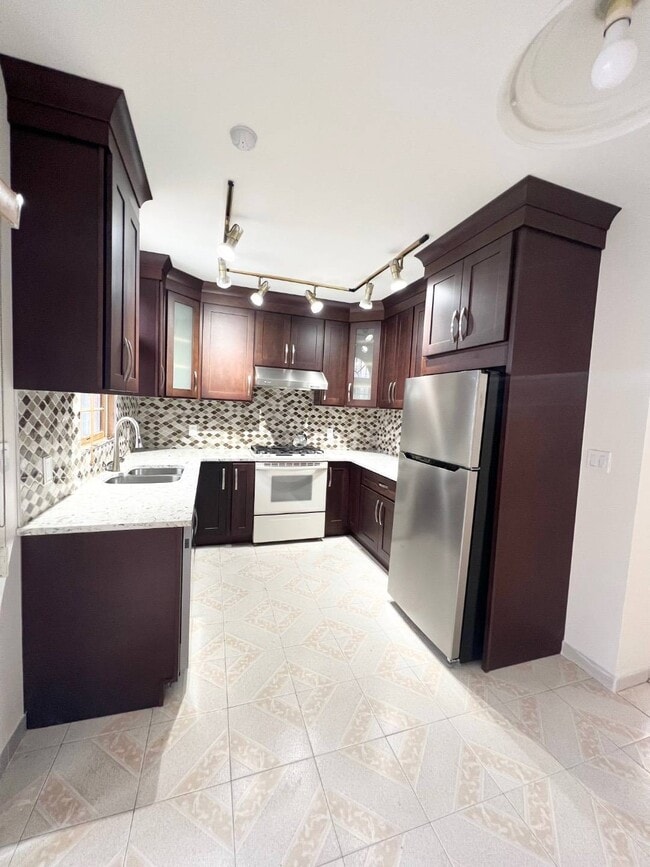 Foto del edificio - 2137 Gerritsen Ave