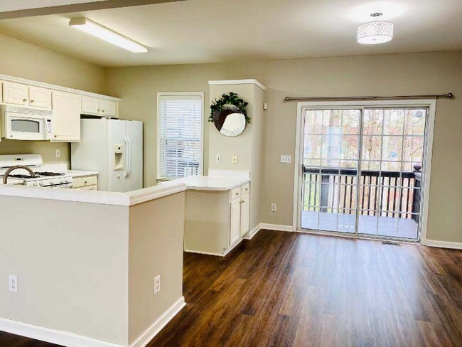 Foto del edificio - 3951 Howell Park Rd