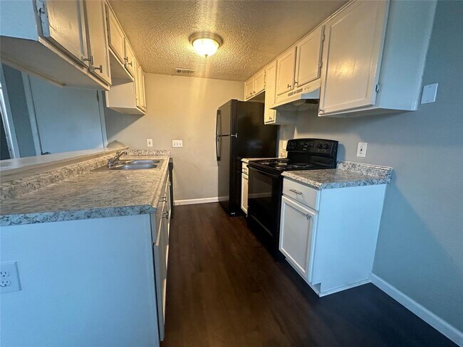Building Photo - 6110 Wheless Cove