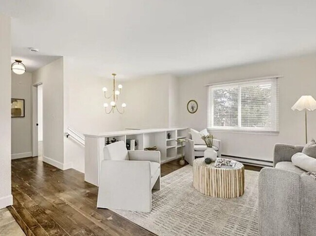 Foto del edificio - Beautiful, Newly Remodeled Home In Great Location!