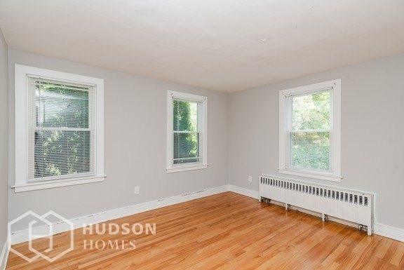 Foto del edificio - NOW AVAILABLE! - 20 OLD STAFFORD ROAD, TOL...