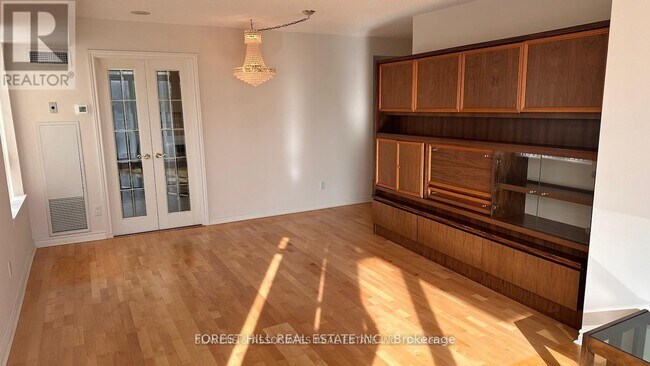 Building Photo - 130 Pond Dr
