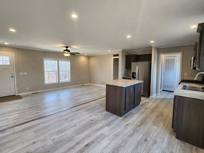 Building Photo - 5695 Windjammer Ct