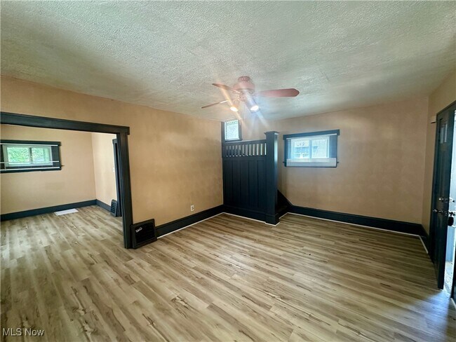 Foto del edificio - 280 Lake St