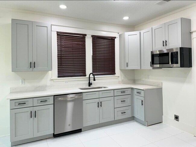 Foto del edificio - 1151 Tanglewood St