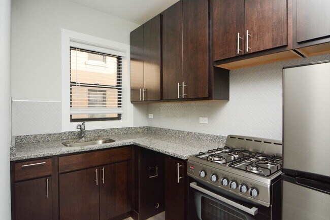Foto del edificio - 423 W Belden Ave