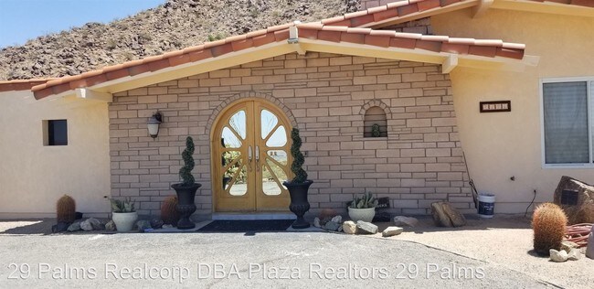 Building Photo - 7121 Desert Quail Dr