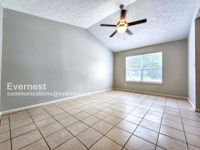 Foto del edificio - 415 Reed Way